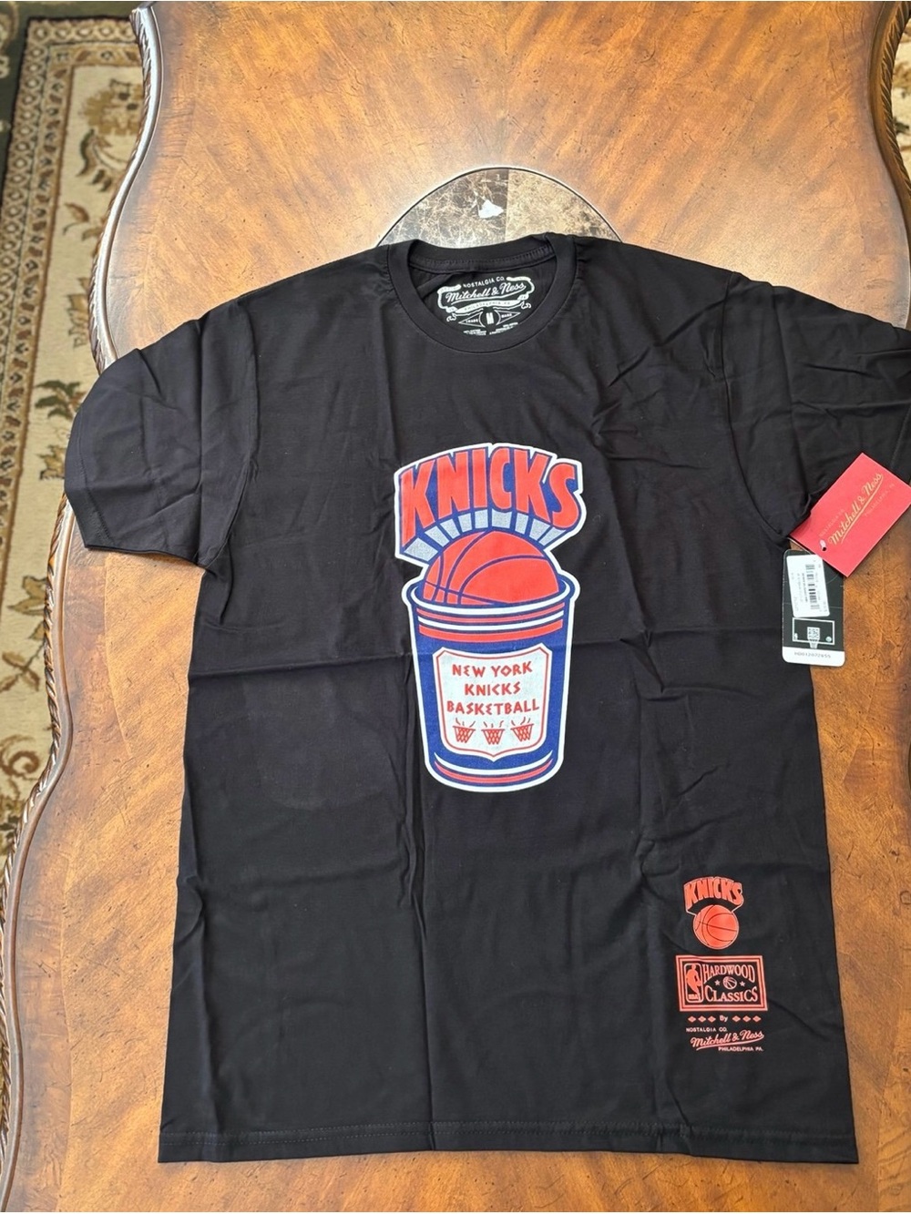 New York Knicks Mitchell & Ness Black Graphic Tee New With tags Size Medium